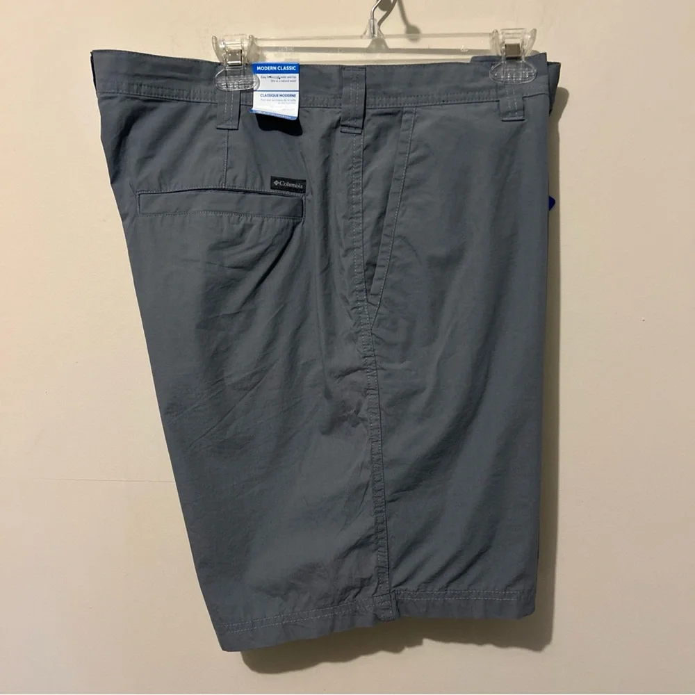 NEW Columbia Cotton Shorts Men’s 40 Gray Blue Casual Classic Outdoors NWT